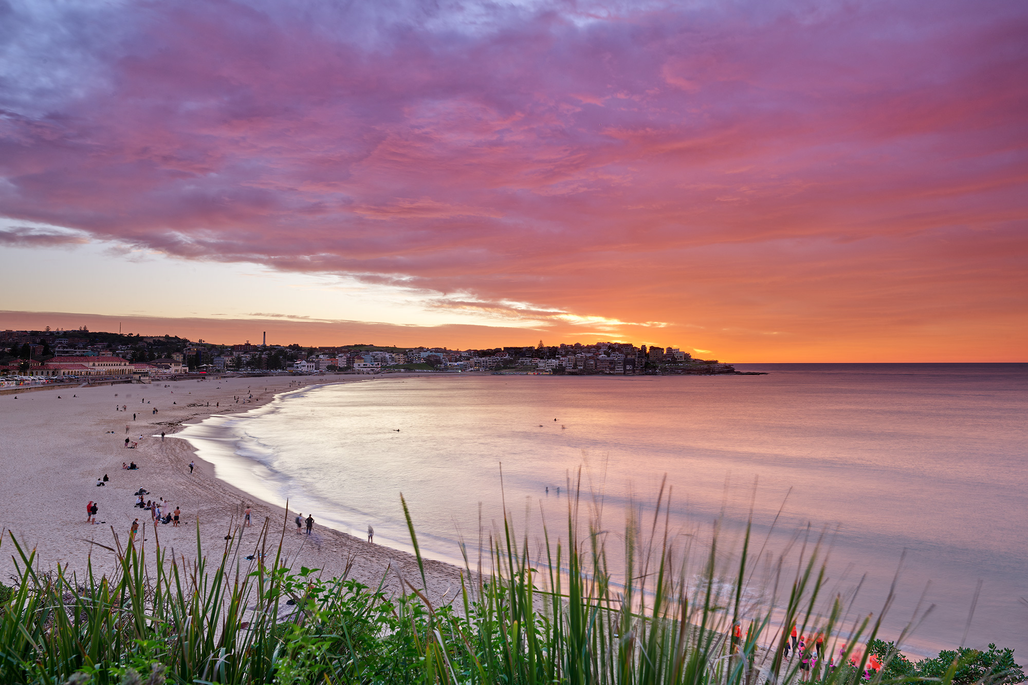 A few minutes after peak, Bondi this morning