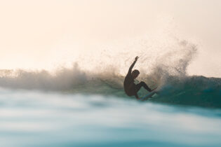 Hugo, blowing the back out. Bondi 6:45am